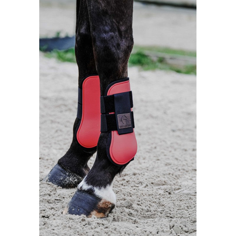 Equitheme Tara red tendon boot with elastic bands and leather-effect patch – horse tendon boot at Ekkivibes