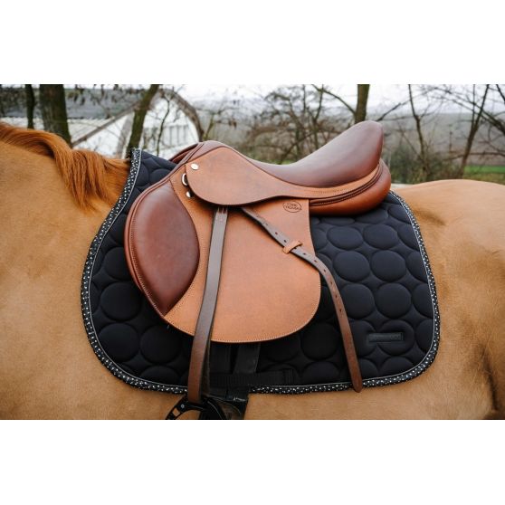 Evolution grand prix jump grain saddle
